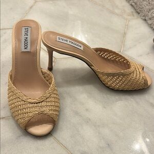 NWOB Steve Madden Women's Tan Woven Heeled Sandals